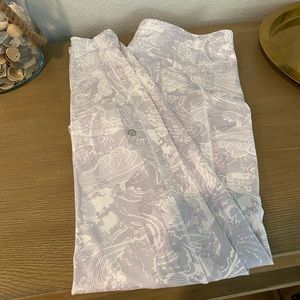 Lululemon 28” tights Size 10